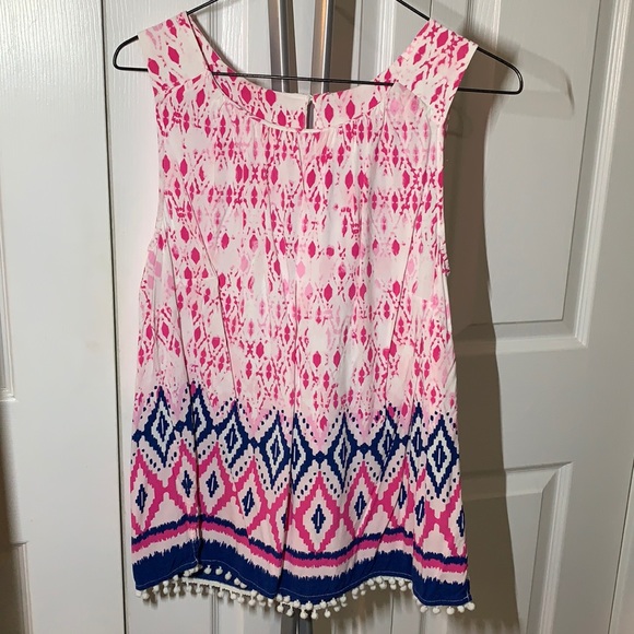 Beautiful Sleeveless Blouse - Picture 3 of 8